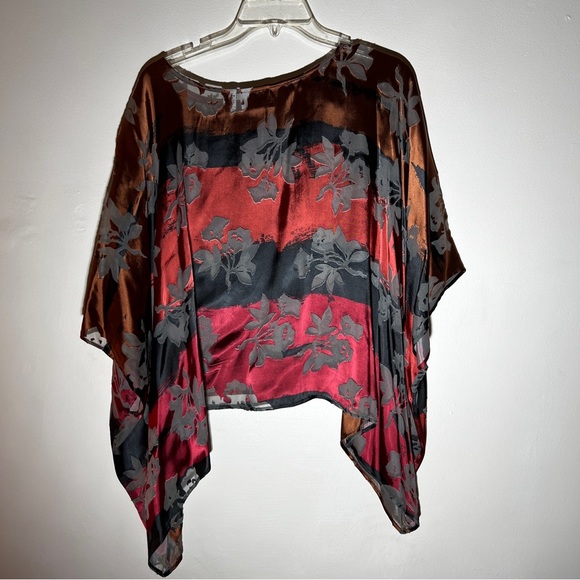 Chico’s silk blend top - Picture 2 of 4